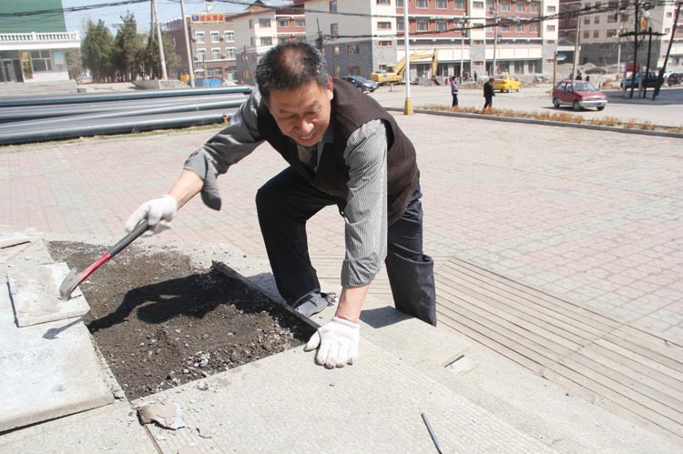 閑不住的門衛(wèi)陳洪芳