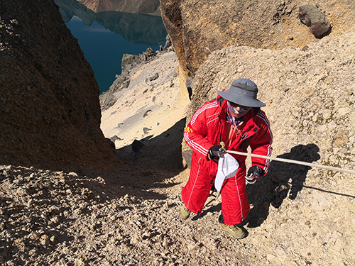 守護(hù)長(zhǎng)白山景區(qū)的“蜘蛛人”